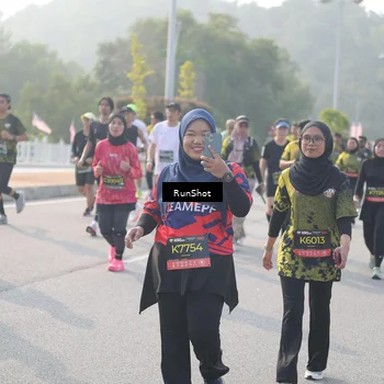 Runner Photo 6883605