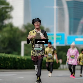 Runner Photo 6883616
