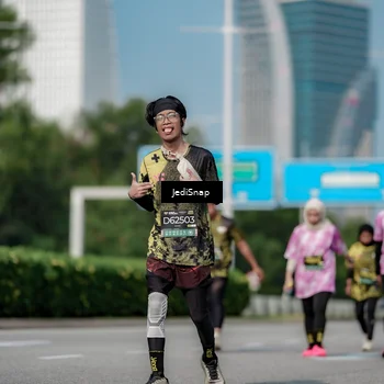 Runner Photo 6883618