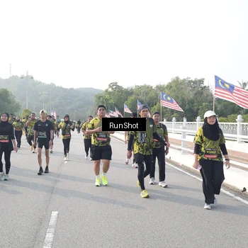 Runner Photo 6883642