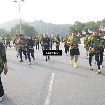 Runner Photo 6883645