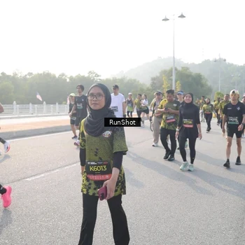 Runner Photo 6883656