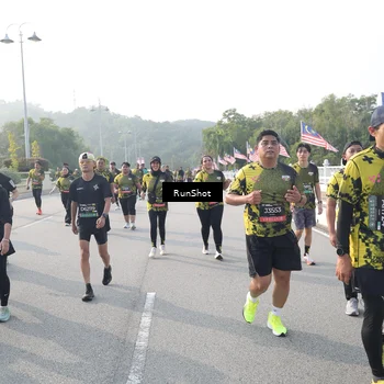 Runner Photo 6883680