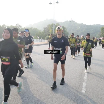 Runner Photo 6883688