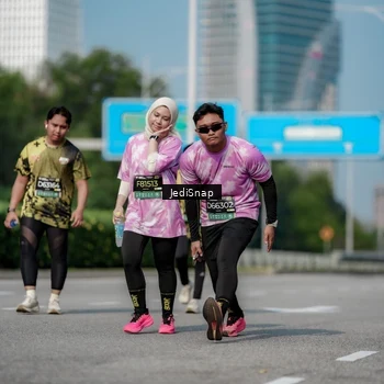 Runner Photo 6883695