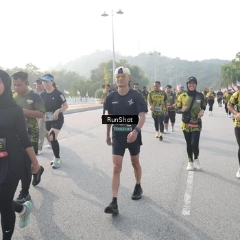 Runner Photo 6883696