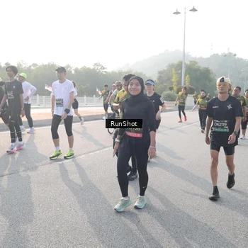 Runner Photo 6883699