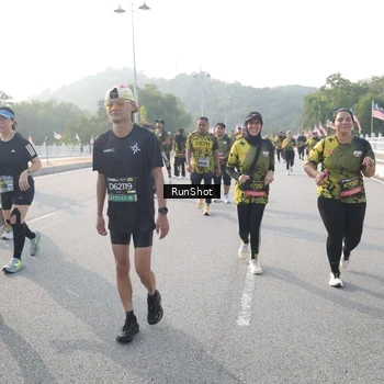 Runner Photo 6883754