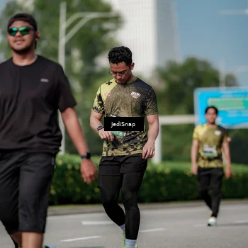 Runner Photo 6883892