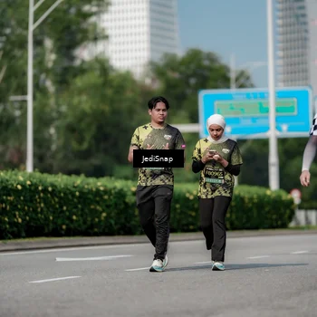 Runner Photo 6883917