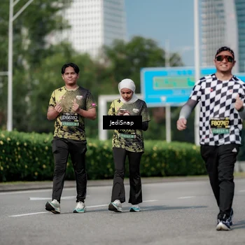 Runner Photo 6883956