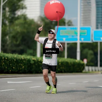 Runner Photo 6884012