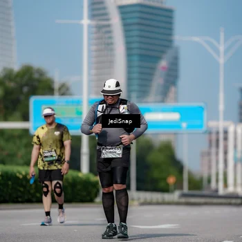 Runner Photo 6884075