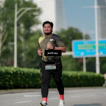 Runner Photo 6884106