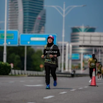 Runner Photo 6884353