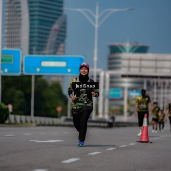 Runner Photo 6884354