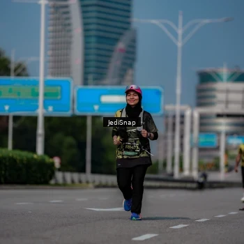Runner Photo 6884360