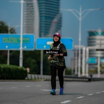 Runner Photo 6884378