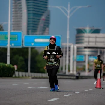 Runner Photo 6884391