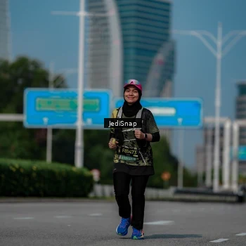 Runner Photo 6884392