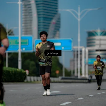 Runner Photo 6884436