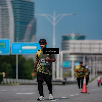 Runner Photo 6884466