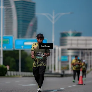 Runner Photo 6884471