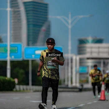 Runner Photo 6884477