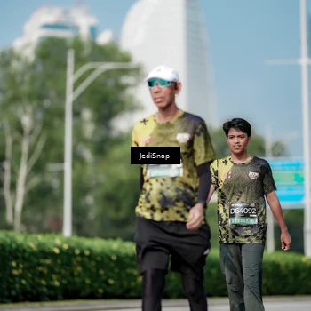 Runner Photo 6884505