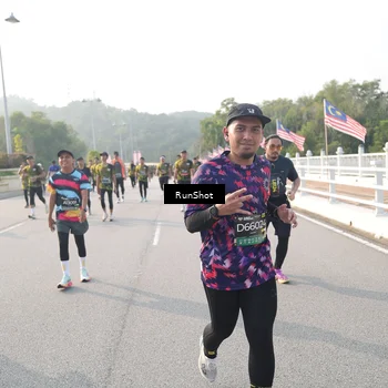 Runner Photo 6884592