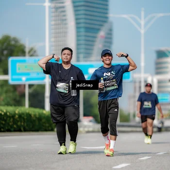 Runner Photo 6884629