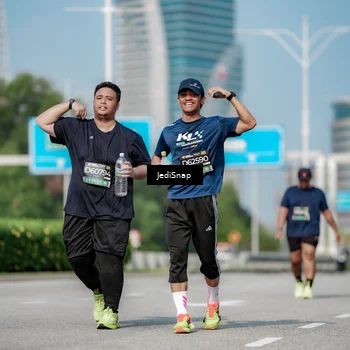 Runner Photo 6884637