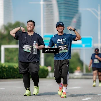Runner Photo 6884656