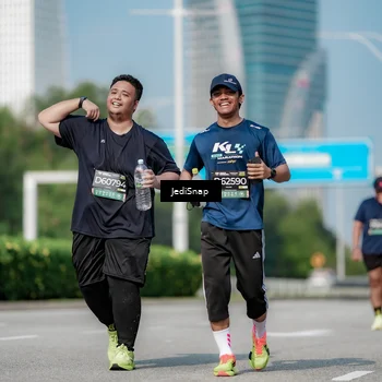 Runner Photo 6884664