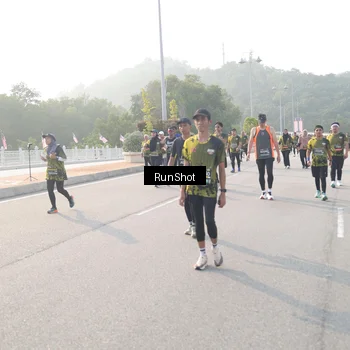 Runner Photo 6884668