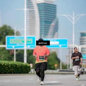 Runner Photo 6884692