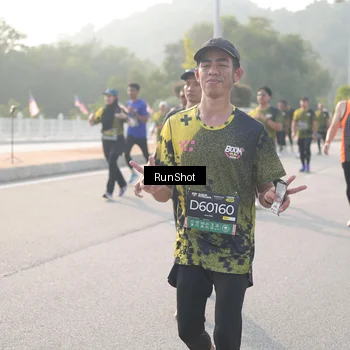 Runner Photo 6884703