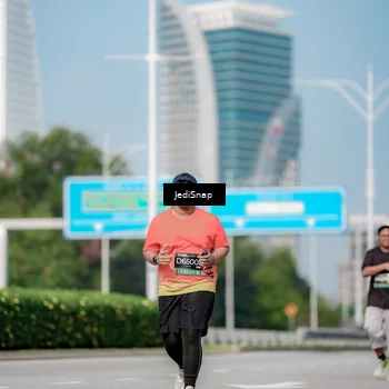 Runner Photo 6884704