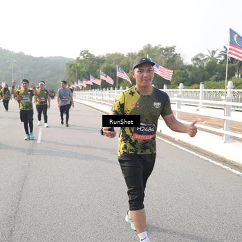 Runner Photo 6884723