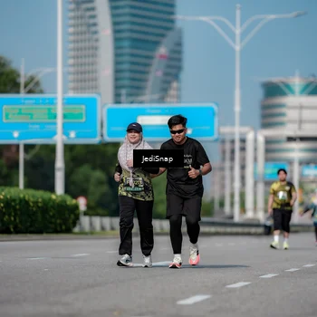 Runner Photo 6884734