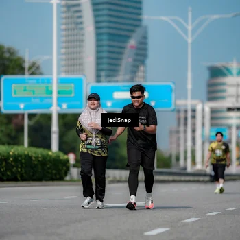 Runner Photo 6884748