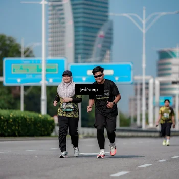 Runner Photo 6884752