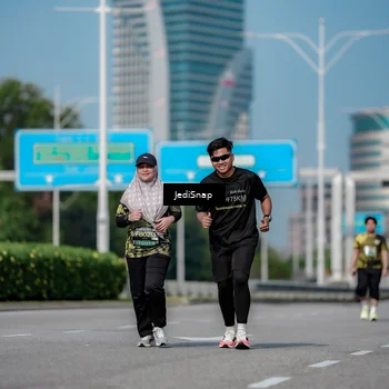 Runner Photo 6884754