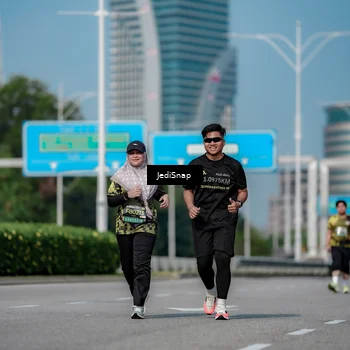 Runner Photo 6884755