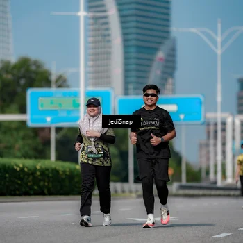 Runner Photo 6884756