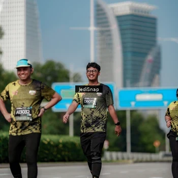 Runner Photo 6884856