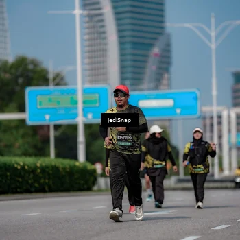 Runner Photo 6885024