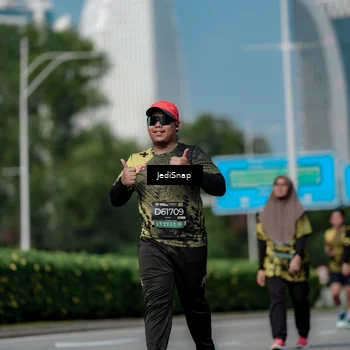 Runner Photo 6885067