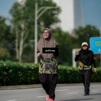 Runner Photo 6885070