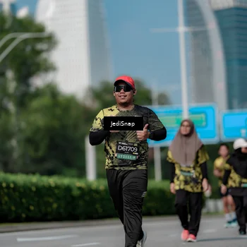 Runner Photo 6885079